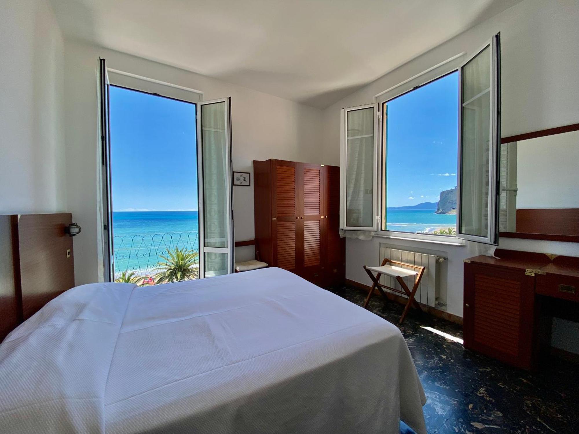 Hotel Gambone フィナーレ・リーグレ エクステリア 写真